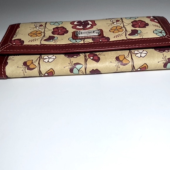 Fossil Leather and Patent Leather Long Wallet with Floral Design - Picture 9 of 9
